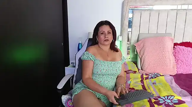 Kaily jonness online show from February 17, 8:26 pm