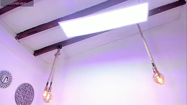 Snapshot of Oriana_Guzman chatting on December 31, 11:42 am Oriana Guzman online show from December 31, 11:42 am