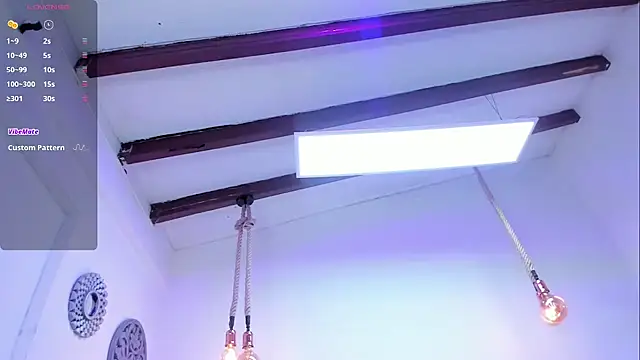 Snapshot of Oriana_Guzman chatting on January 2, 12:03 pm Oriana Guzman online show from January 2, 12:03 pm