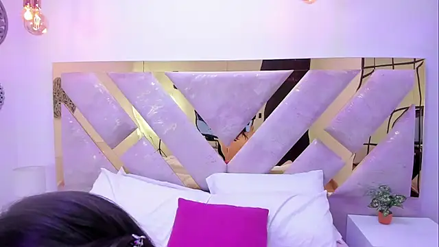 Snapshot of Oriana_Guzman chatting on January 6, 1:30 pm Oriana Guzman online show from January 6, 1:30 pm