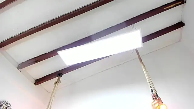 Snapshot of Oriana_Guzman chatting on February 5, 12:38 pm Oriana Guzman online show from February 5, 12:38 pm