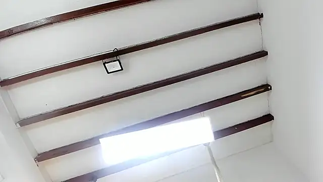 Snapshot of Oriana_Guzman chatting on February 10, 3:32 pm Oriana Guzman online show from February 10, 3:32 pm