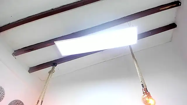 Snapshot of Oriana_Guzman chatting on February 12, 12:44 pm Oriana Guzman online show from February 12, 12:44 pm