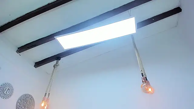 Snapshot of Oriana_Guzman chatting on February 20, 12:57 pm Oriana Guzman online show from February 20, 12:57 pm