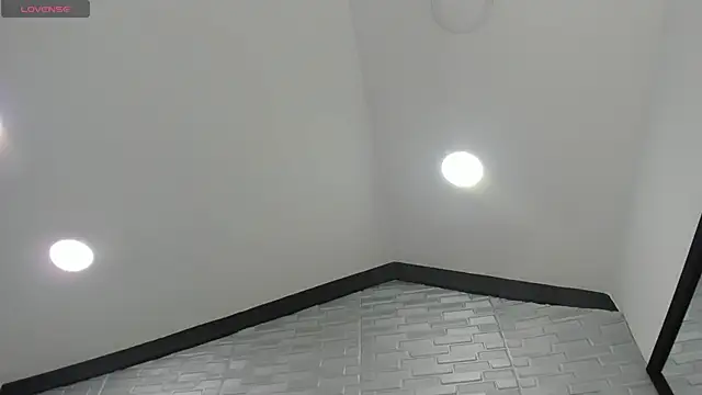 Snapshot of Oriana_Guzman chatting on March 3, 5:50 pm Oriana Guzman online show from March 3, 5:50 pm