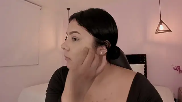 Snapshot of Oriana_Guzman chatting on September 30, 12:59 am Oriana Guzman online show from September 30, 12:59 am