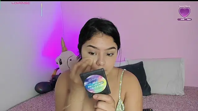 Snapshot of Oriana_Guzman chatting on October 20, 11:27 pm Oriana Guzman online show from October 20, 11:27 pm