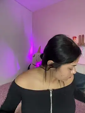 Snapshot of Oriana_Guzman chatting on November 9, 1:04 am Oriana Guzman online show from November 9, 1:04 am