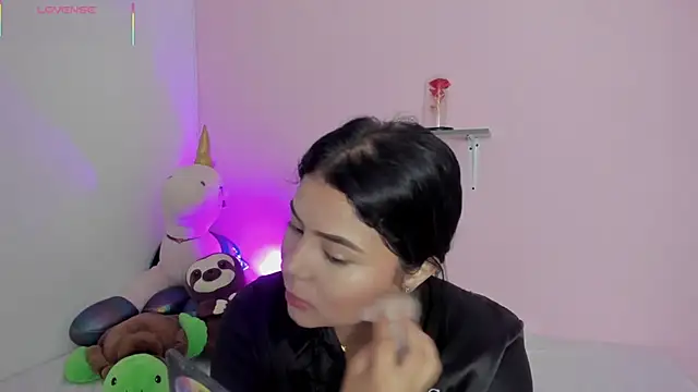 Oriana Guzman online show from November 15, 1:14 am