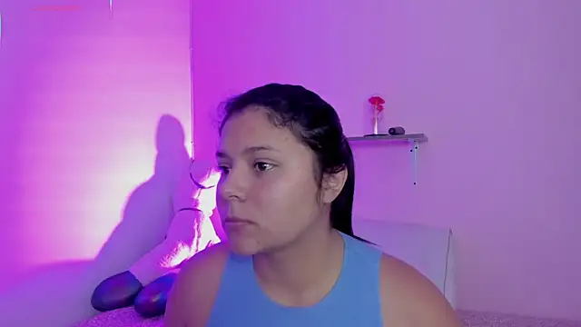 Snapshot of Oriana_Guzman chatting on December 15, 10:58 pm Oriana Guzman online show from December 15, 10:58 pm