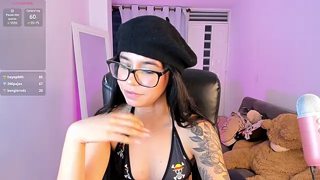 Snapshot of i_babbyyyy chatting on January 5, 8:22 am i babbyyyy online show from January 5, 8:22 am