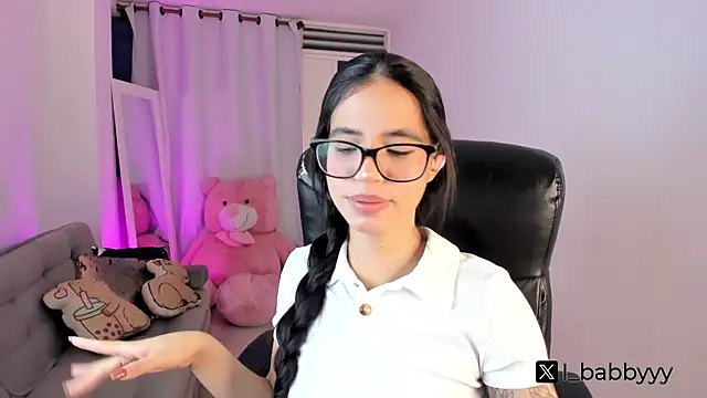 Snapshot of i_babbyyyy chatting on March 5, 4:45 am i babbyyyy online show from March 5, 4:45 am