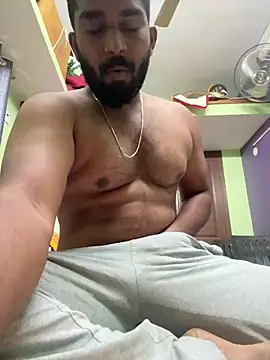 Snapshot of Handsomehunk_4U chatting on December 14, 5:18 am Handsomehunk 4U online show from December 14, 5:18 am