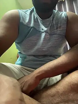 Snapshot of Handsomehunk_4U chatting on February 2, 8:13 am Handsomehunk 4U online show from February 2, 8:13 am