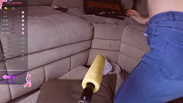 Snapshot of yourfox_Alice chatting on January 13, 3:23 am yourfox Alice online show from January 13, 3:23 am