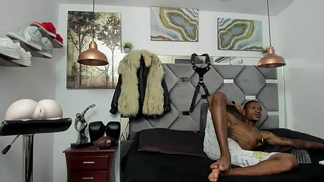 Snapshot of KING_FIT chatting on January 28, 8:15 pm KING FIT online show from January 28, 8:15 pm