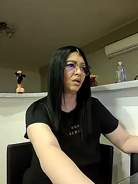 Milf Abigail online show from February 6, 11:04 pm