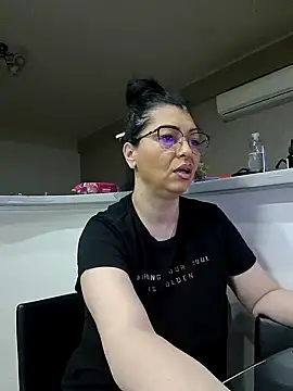 Milf Abigail online show from February 26, 11:37 pm