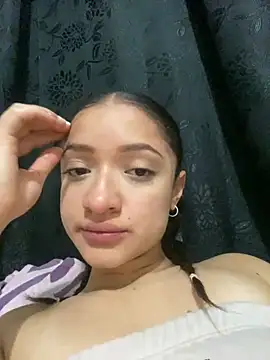 Snapshot of Alicia_ALICIA chatting on December 13, 11:39 pm Alicia ALICIA online show from December 13, 11:39 pm