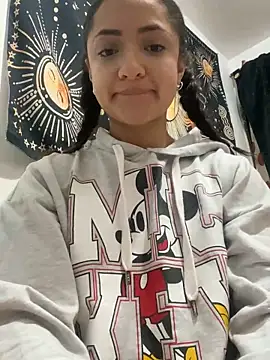 Snapshot of Alicia_ALICIA chatting on December 16, 5:17 am Alicia ALICIA online show from December 16, 5:17 am