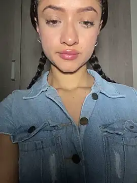 Snapshot of Alicia_ALICIA chatting on December 23, 1:08 am Alicia ALICIA online show from December 23, 1:08 am