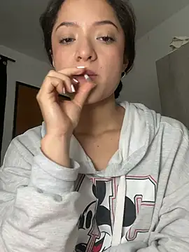 Snapshot of Alicia_ALICIA chatting on January 5, 12:31 am Alicia ALICIA online show from January 5, 12:31 am