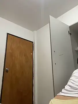 Snapshot of Alicia_ALICIA chatting on February 15, 1:10 am Alicia ALICIA online show from February 15, 1:10 am