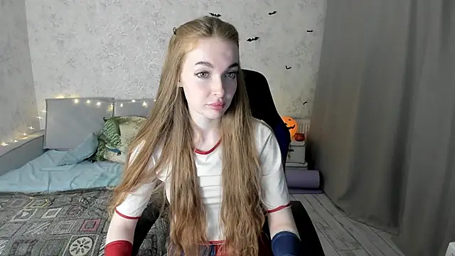 Snapshot of LissaCain chatting on October 11, 2:15 pm LissaCain online show from October 11, 2:15 pm