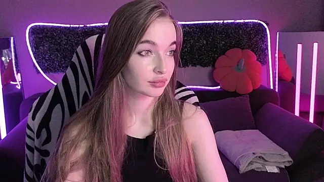 Snapshot of LissaCain chatting on November 22, 7:51 am LissaCain online show from November 22, 7:51 am