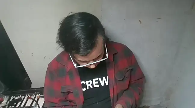 AlanDickson online show from December 8, 9:35 am