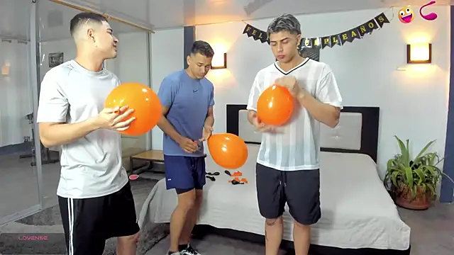 badguyss bisex online show from November 21, 11:31 am