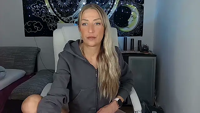 SexxyLiviaa online show from September 30, 6:35 pm