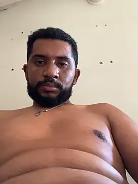 MiddlingAffluent online show from February 13, 6:59 pm