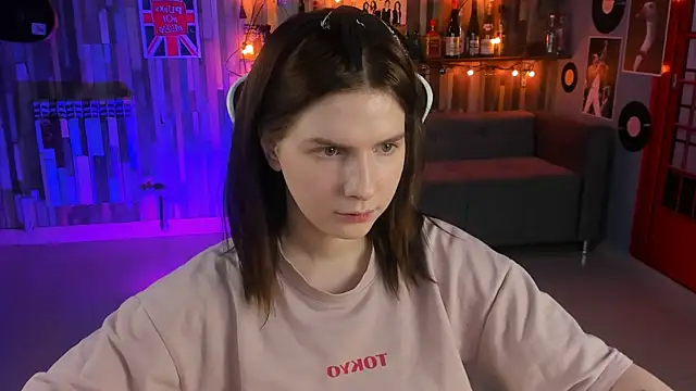 Snapshot of AliceRisinka chatting on February 2, 7:09 am AliceRisinka online show from February 2, 7:09 am
