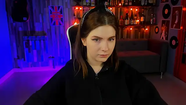Snapshot of AliceRisinka chatting on February 6, 11:21 am AliceRisinka online show from February 6, 11:21 am