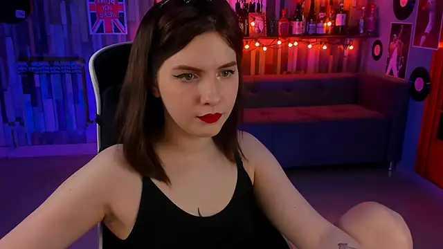 Snapshot of AliceRisinka chatting on February 13, 11:17 am AliceRisinka online show from February 13, 11:17 am