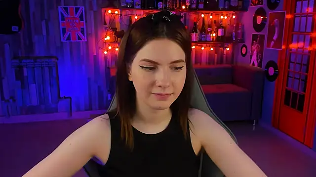 Snapshot of AliceRisinka chatting on February 14, 8:10 am AliceRisinka online show from February 14, 8:10 am