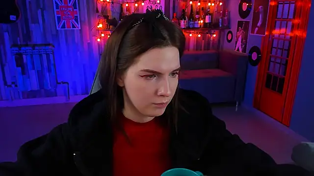 Snapshot of AliceRisinka chatting on February 15, 8:11 am AliceRisinka online show from February 15, 8:11 am