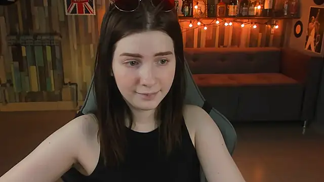Snapshot of AliceRisinka chatting on February 20, 8:06 am AliceRisinka online show from February 20, 8:06 am