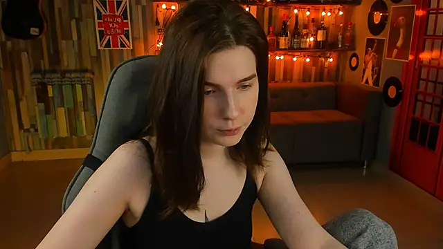 Snapshot of AliceRisinka chatting on February 21, 5:02 am AliceRisinka online show from February 21, 5:02 am