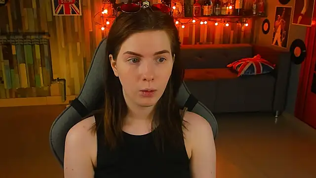 Snapshot of AliceRisinka chatting on February 22, 11:13 am AliceRisinka online show from February 22, 11:13 am