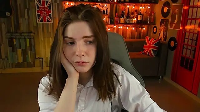 Snapshot of AliceRisinka chatting on February 26, 5:09 am AliceRisinka online show from February 26, 5:09 am