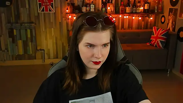 Snapshot of AliceRisinka chatting on February 26, 8:15 am AliceRisinka online show from February 26, 8:15 am