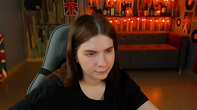 Snapshot of AliceRisinka chatting on March 2, 11:29 am AliceRisinka online show from March 2, 11:29 am