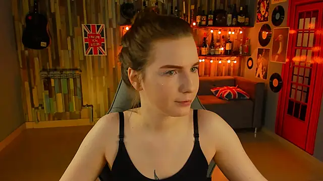 Snapshot of AliceRisinka chatting on March 5, 1:10 am AliceRisinka online show from March 5, 1:10 am