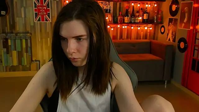 Snapshot of AliceRisinka chatting on March 14, 5:05 am AliceRisinka online show from March 14, 5:05 am