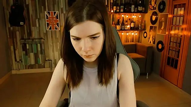 Snapshot of AliceRisinka chatting on March 19, 5:08 am AliceRisinka online show from March 19, 5:08 am