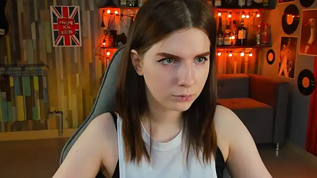 Snapshot of AliceRisinka chatting on March 22, 11:11 am AliceRisinka online show from March 22, 11:11 am
