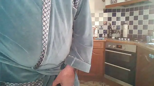 Snapshot of jakjak106 chatting on November 18, 8:52 am jakjak106 online show from November 18, 8:52 am