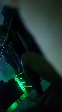 Snapshot of UncutToyBoy23cm chatting on September 15, 6:35 am UncutToyBoy23cm online show from September 15, 6:35 am